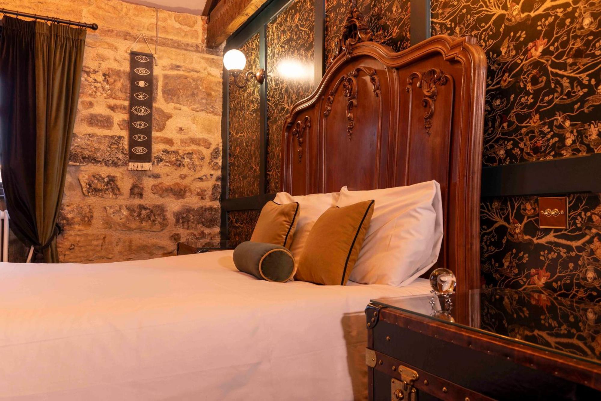 אלנוויק The Dirty Bottles Hotel מראה חיצוני תמונה